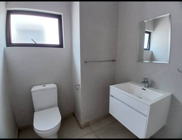 1 BEDROOM APARTMENT TO LET IN EMBERTON ESTATE
